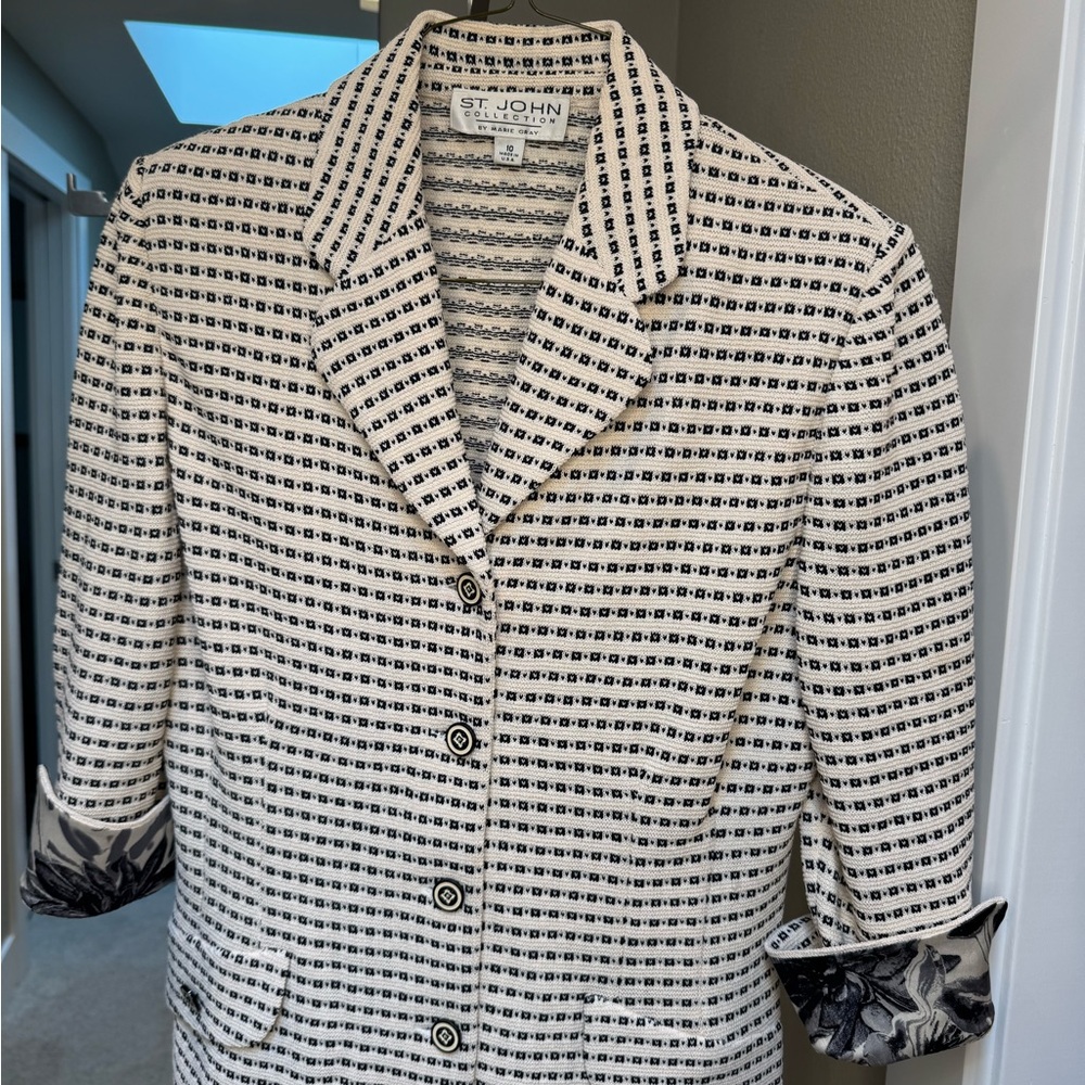 St. John Black and Cream Women's Blazer